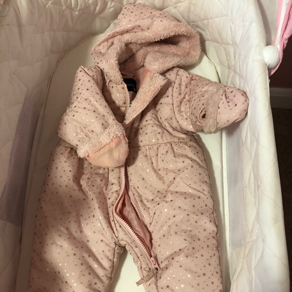 Cute pink Snow Suit - Picture 1 of 2